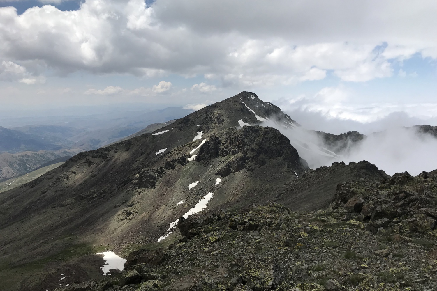 Bayburt’un en yüksek zirvesine tırmandılar 3