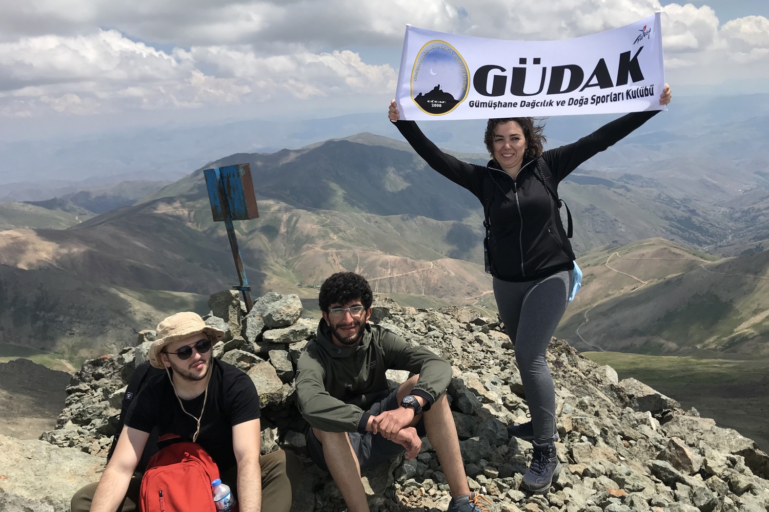 Bayburt’un en yüksek zirvesine tırmandılar 10