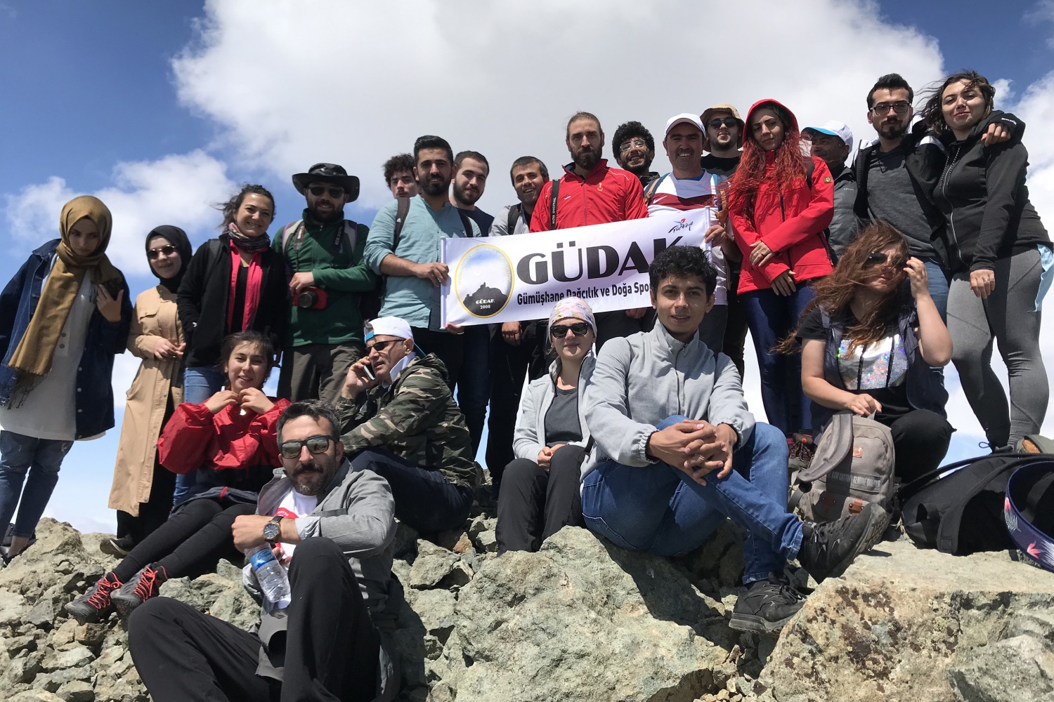 Bayburt’un en yüksek zirvesine tırmandılar 4