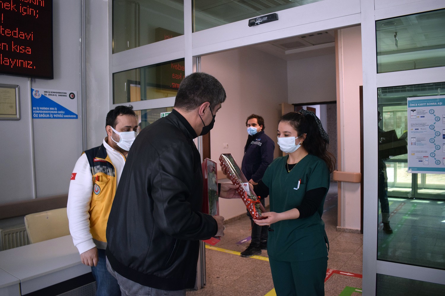 Başkan Özdemir sağlık çalışanlarını unutmadı 6