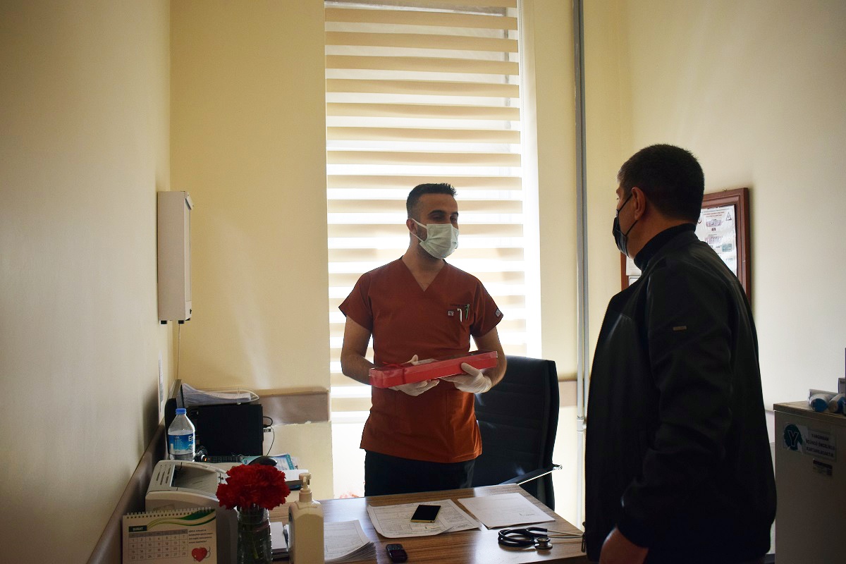 Başkan Özdemir sağlık çalışanlarını unutmadı 1