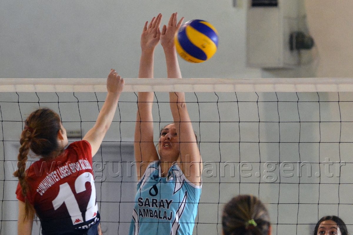 Gümüş Kızlar Yüzümüzü Güldürdü: 3-1 47