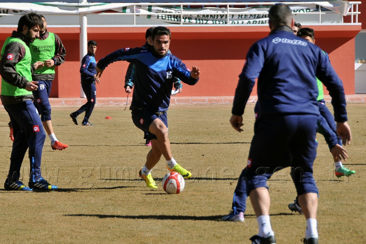 Gümüşhanespor Yeni Teknik Direktörü İle İlk Antrenmanına Çıktı 10