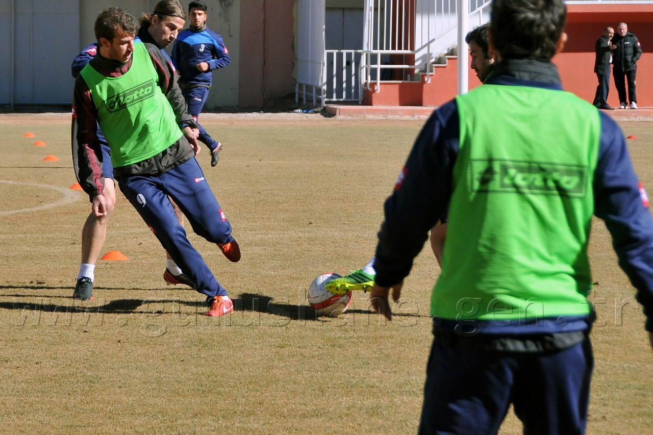 Gümüşhanespor Yeni Teknik Direktörü İle İlk Antrenmanına Çıktı 11