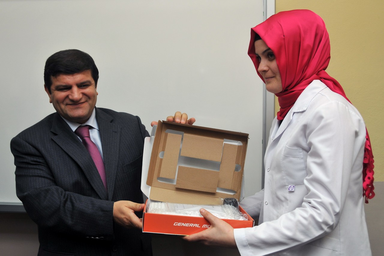 Gümüşhane'de Öğretmen Ve Öğrencilere 578 Tablet Bilgisayar Dağıtıldı 8