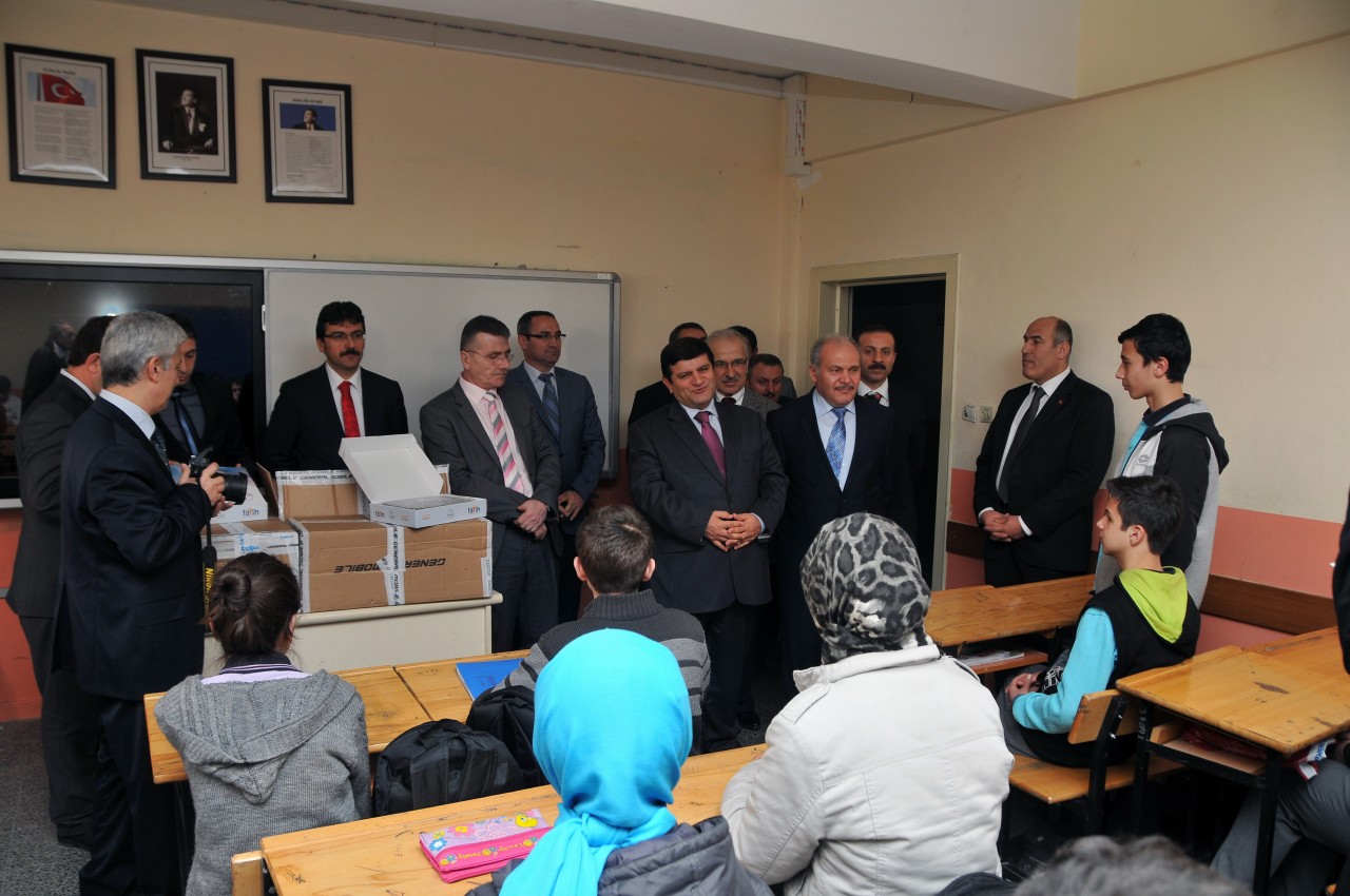 Gümüşhane'de Öğretmen Ve Öğrencilere 578 Tablet Bilgisayar Dağıtıldı 12