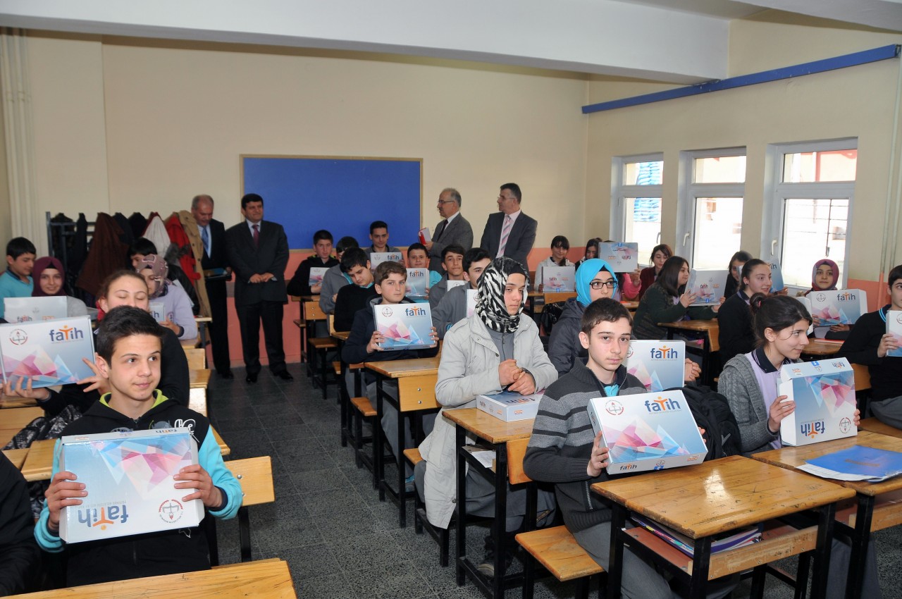 Gümüşhane'de Öğretmen Ve Öğrencilere 578 Tablet Bilgisayar Dağıtıldı 15