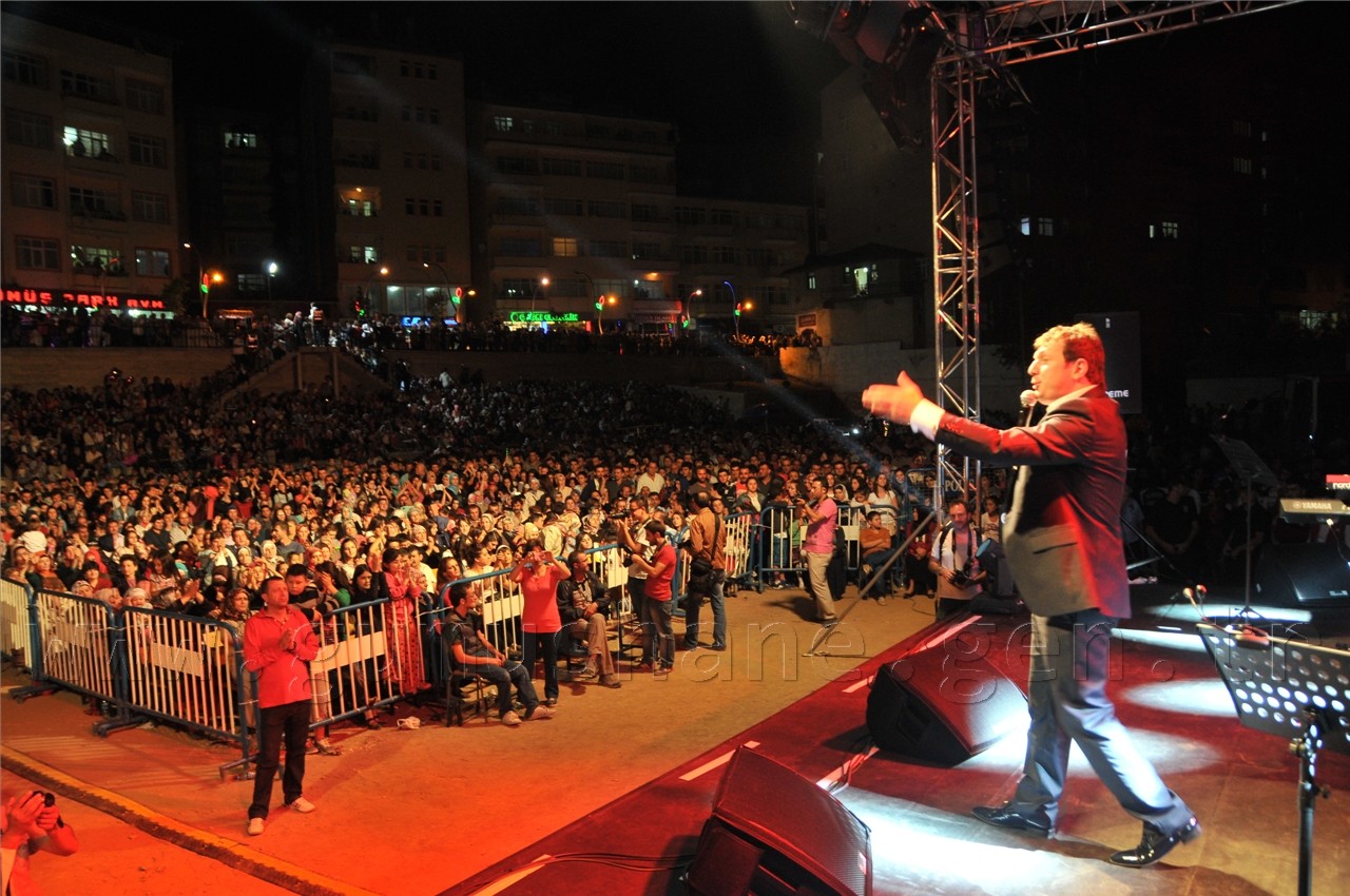 Gelmem Dedi Ama Geldi! 32