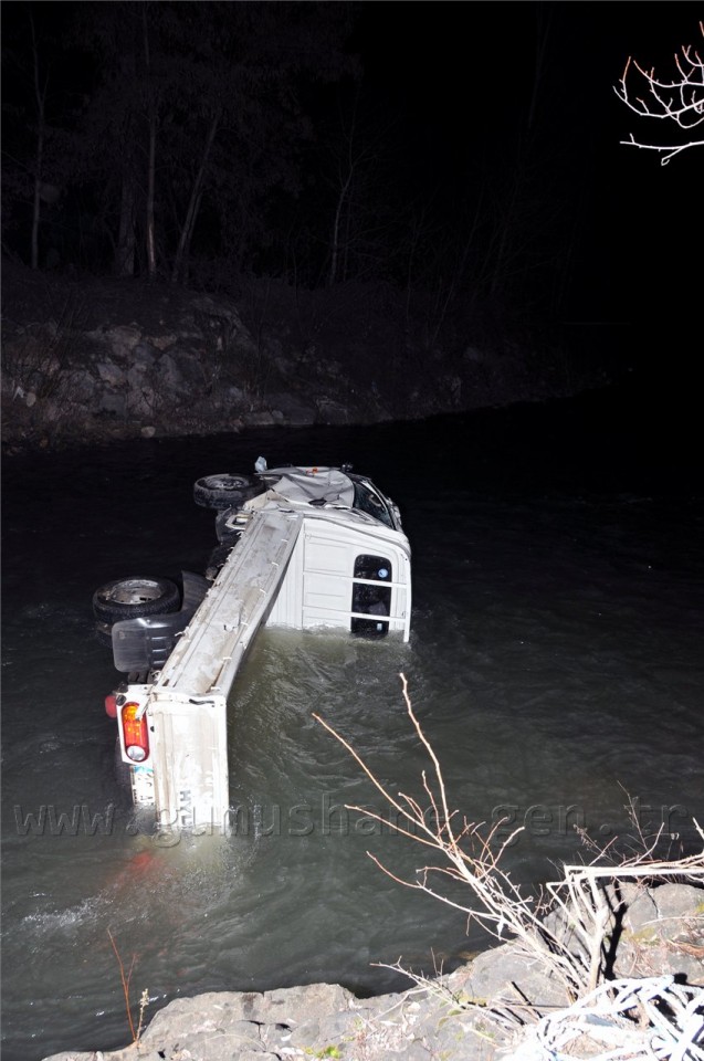 Gümüşhane'de 2 Ayrı Trafik Kazasında 3 Kişi Yaralandı 6