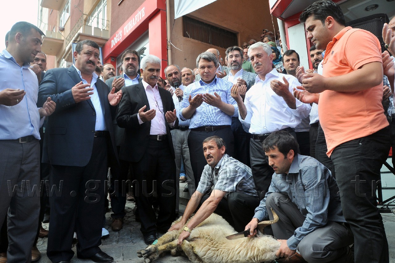 Gümüşhane'de Başbakan Erdoğan İçin Kurban Kesildi 8