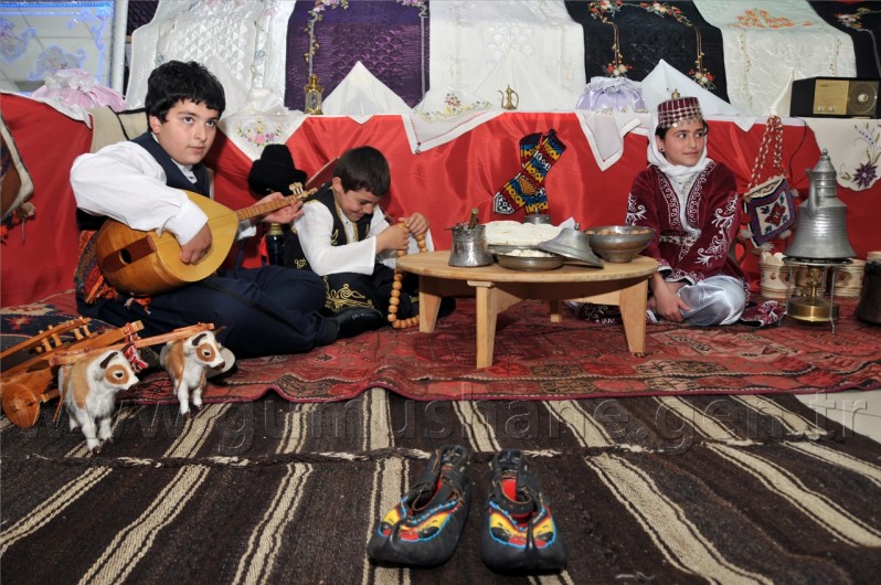 Gümüşhane'de Halk Eğitim Sergisi Açıldı 8