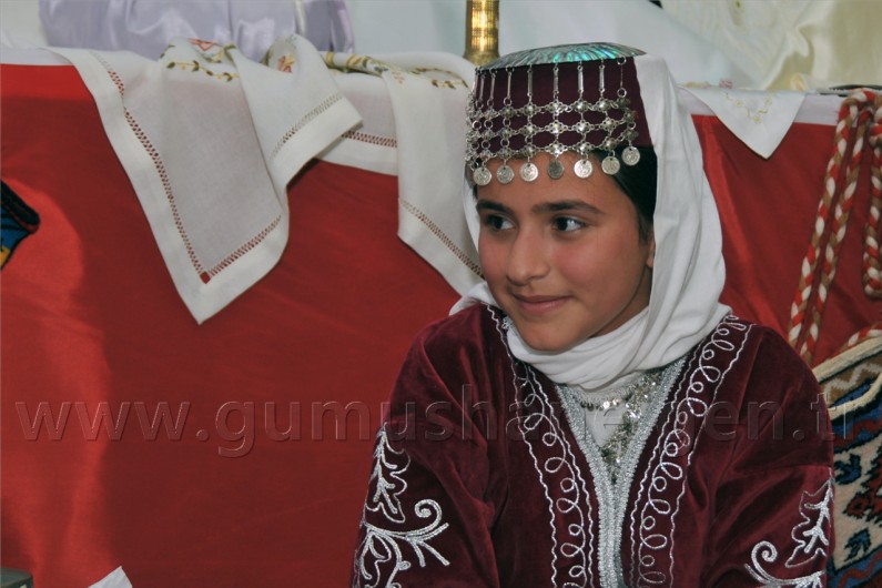 Gümüşhane'de Halk Eğitim Sergisi Açıldı 9