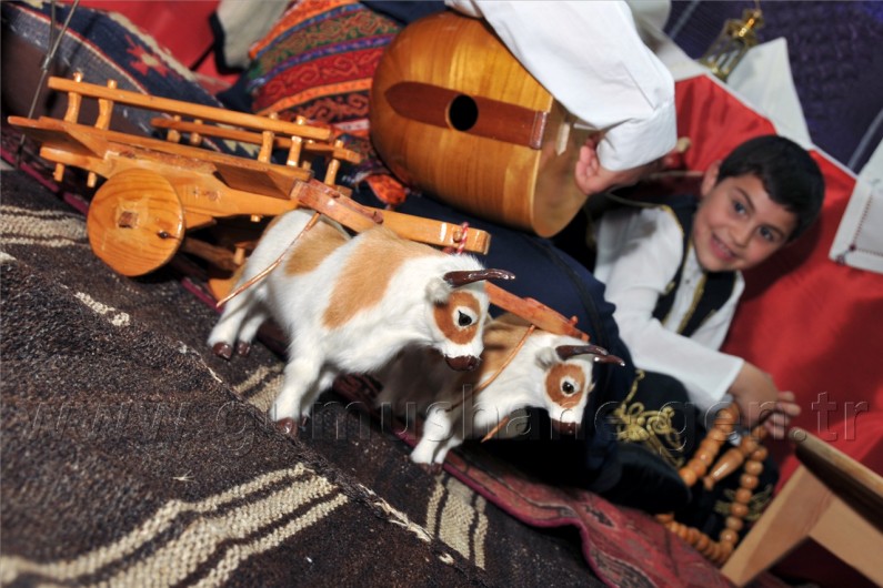 Gümüşhane'de Halk Eğitim Sergisi Açıldı 10