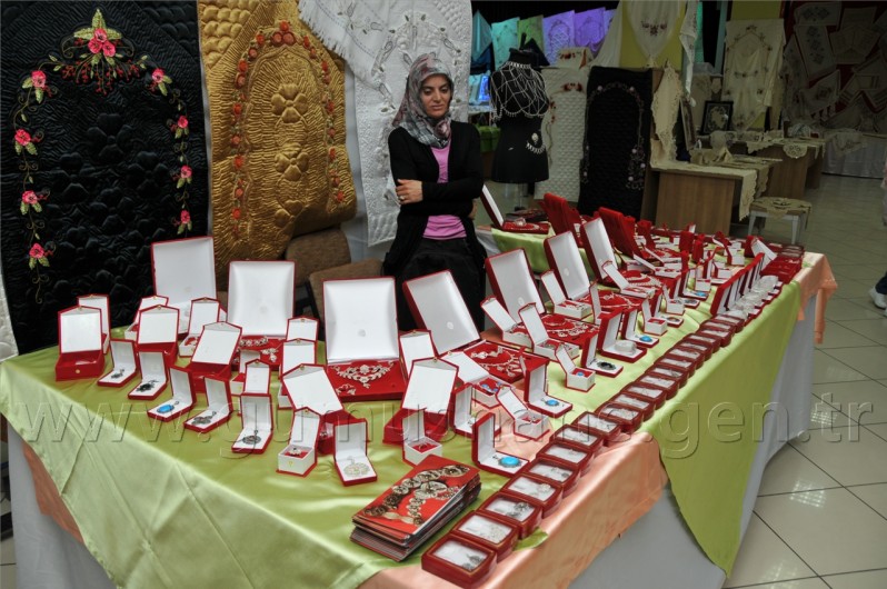 Gümüşhane'de Halk Eğitim Sergisi Açıldı 19