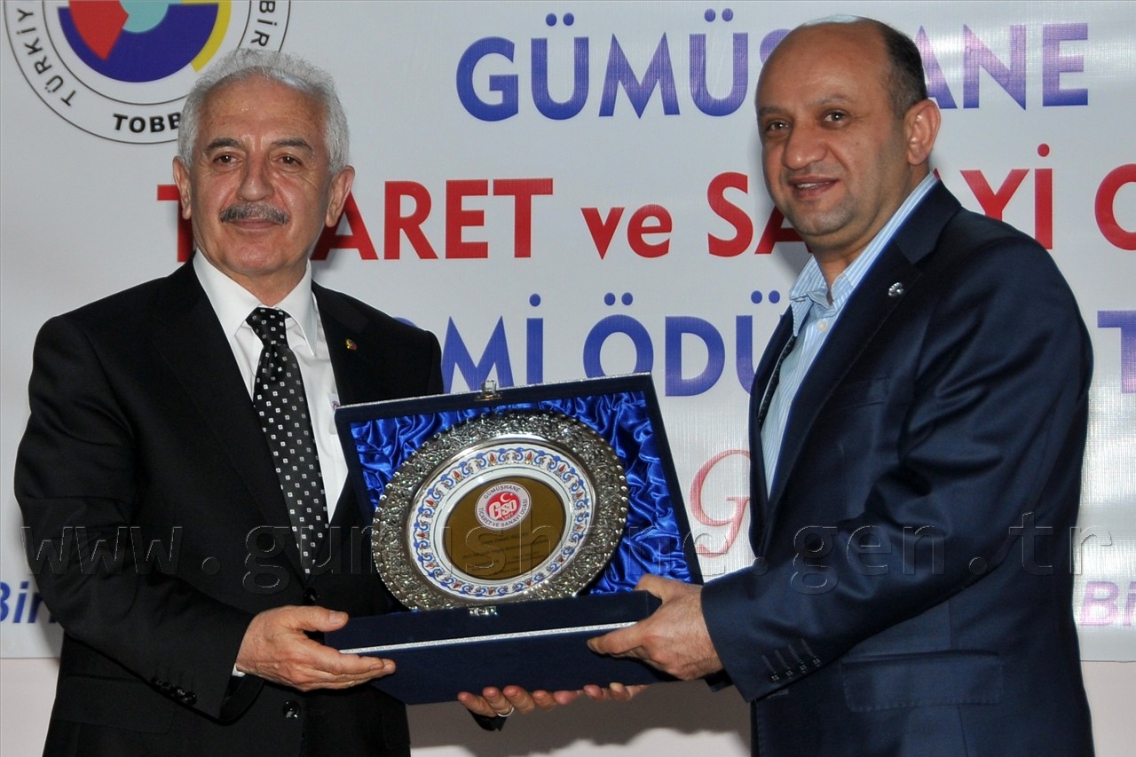 Gümüşhane'nin Ekonomi Ödüllerini Bakan Işık Verdi 13