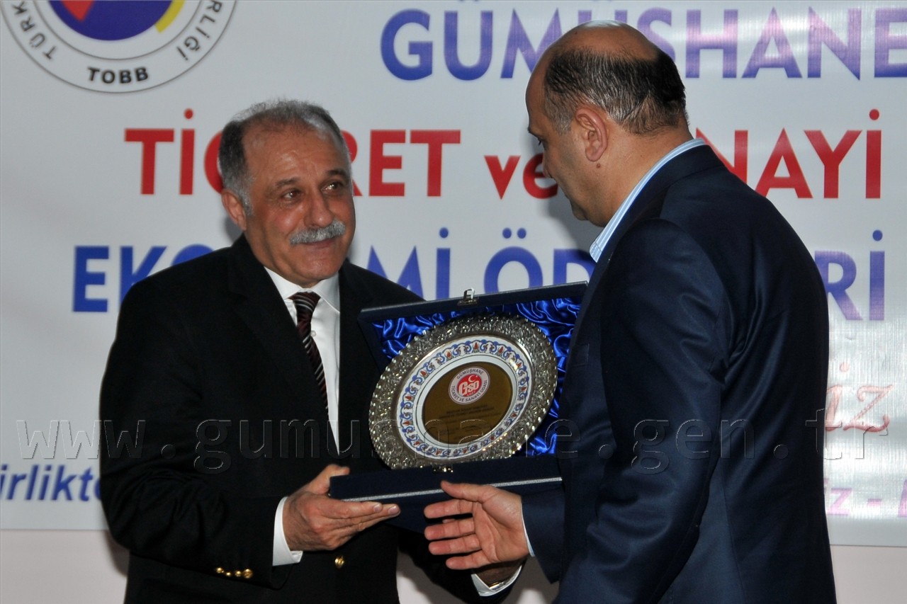 Gümüşhane'nin Ekonomi Ödüllerini Bakan Işık Verdi 16