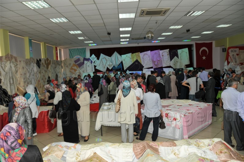 Gümüşhane'de Halk Eğitim Sergisi Açıldı 34