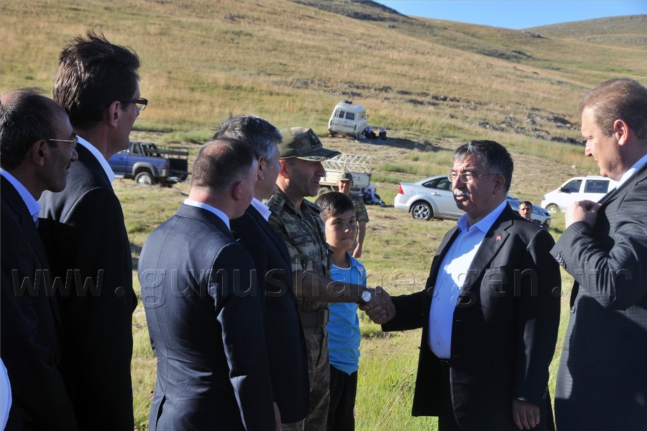 Bakanlar Çimen Yaylasında 16