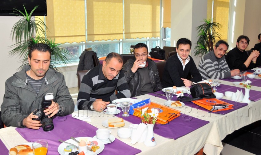 Rektör Günaydın, Gazeteci Ve Yazarlarla Bir Araya Geldi 7