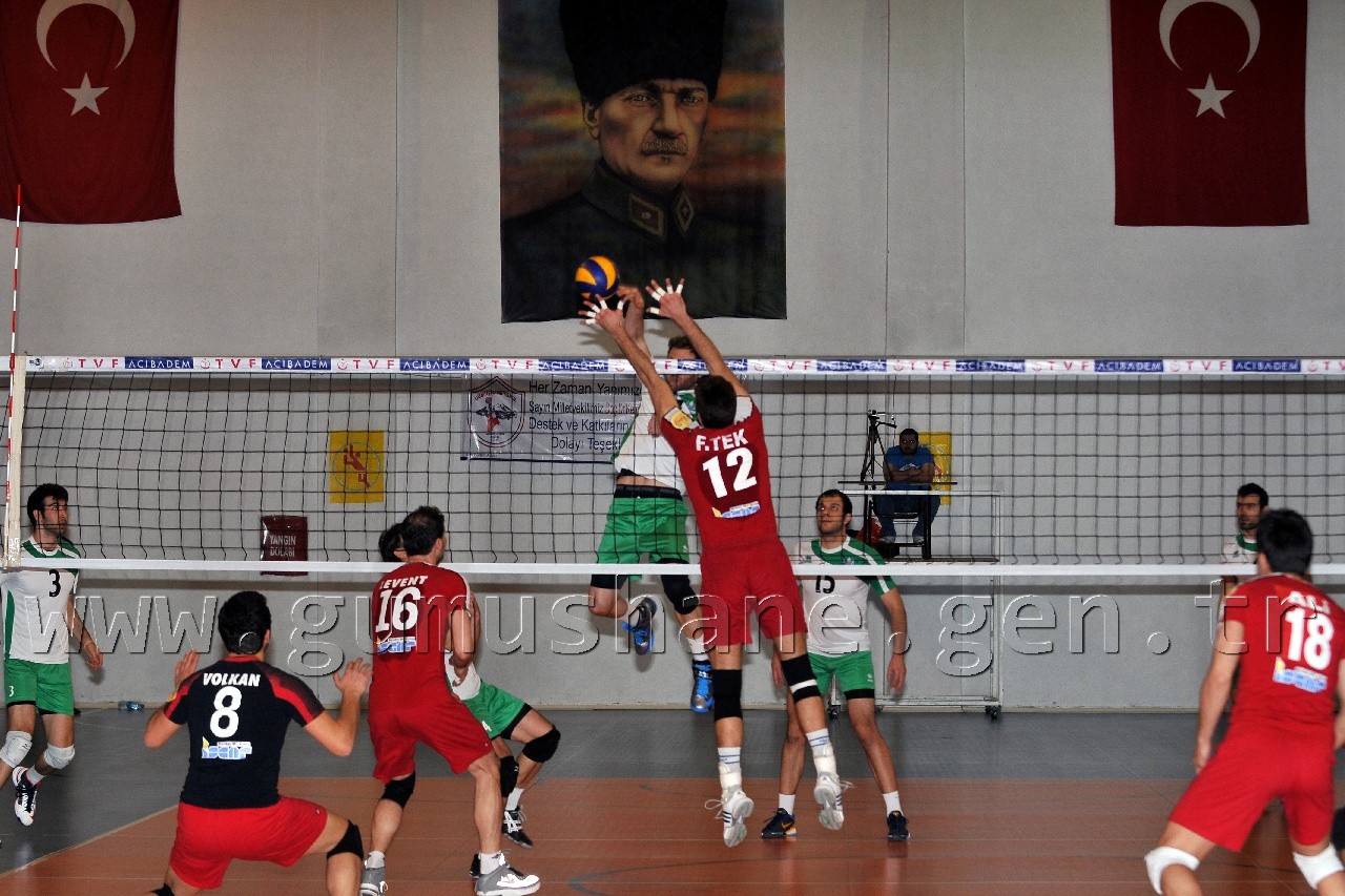 Torul Çankaya'yı Dağıttı: 3-1 26