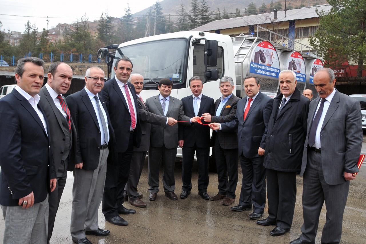 Özel İdare Süt Toplama Aracını Teslim Etti 2