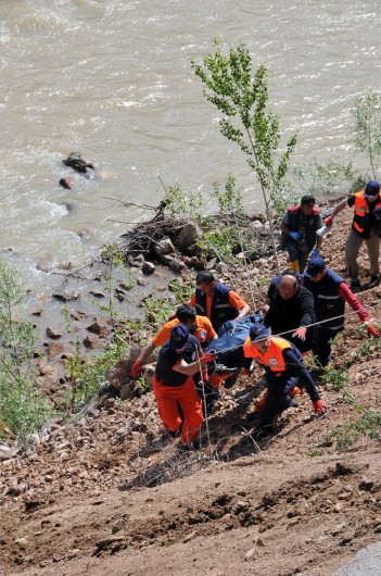 Harşit Çayına Düşen Yaşlı Kadın Bulundu 17