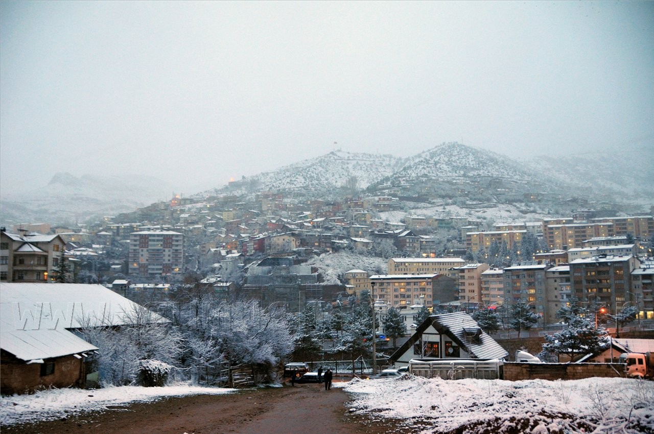 Gümüşhane'de Mart Kapıdan Baktırdı 1