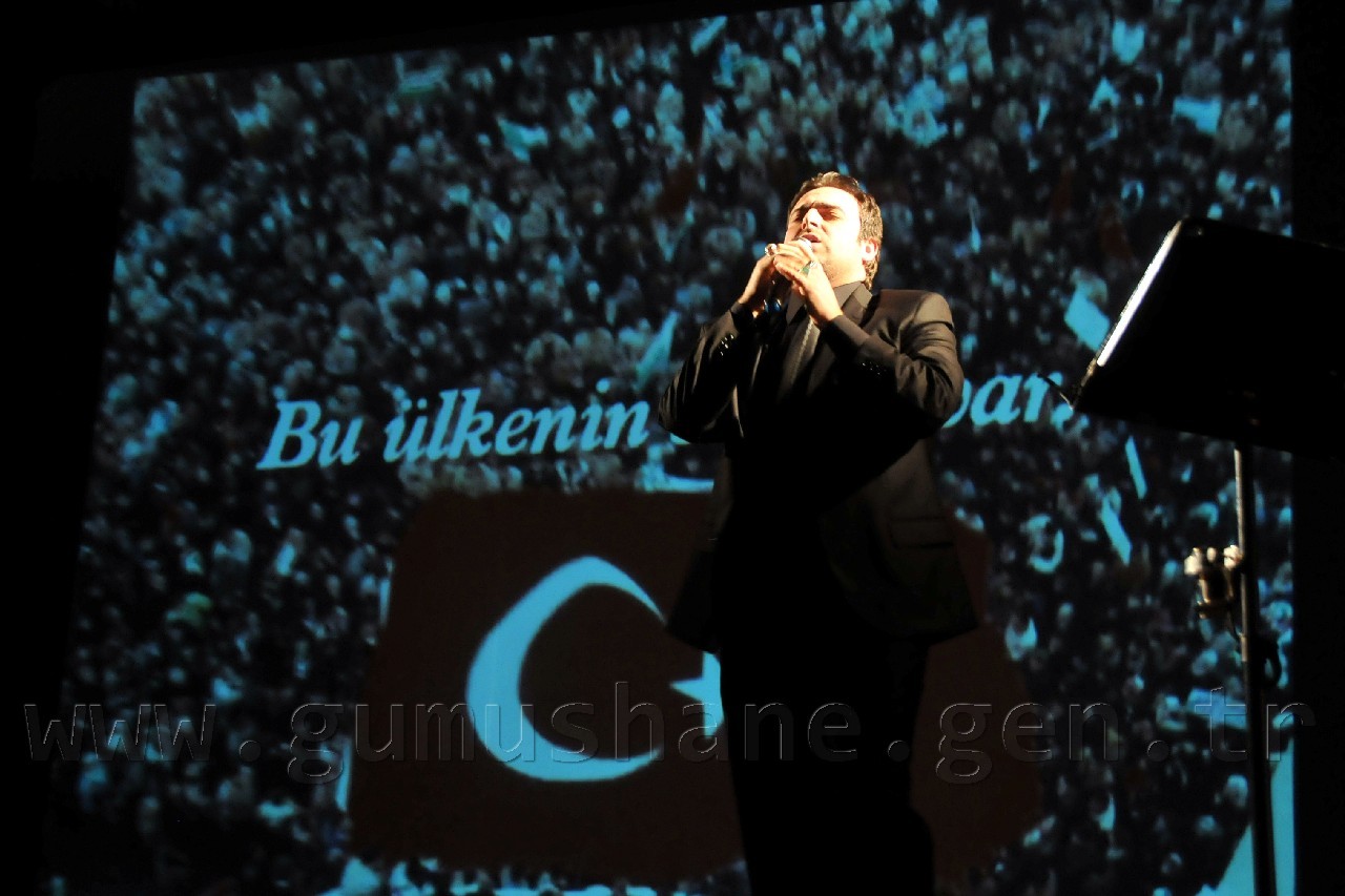 Gümüşhane'de Akın Akıntürk Konseri 10