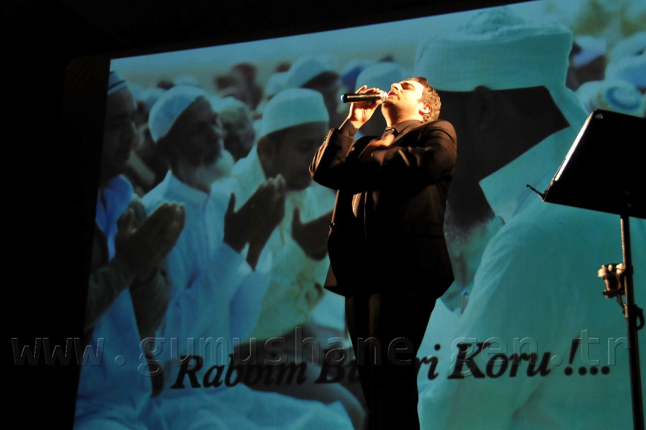 Gümüşhane'de Akın Akıntürk Konseri 11