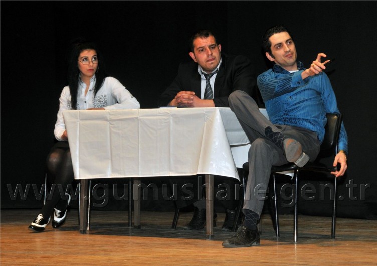 'Deliler' Gümüşhane'de Sahnelendi 10