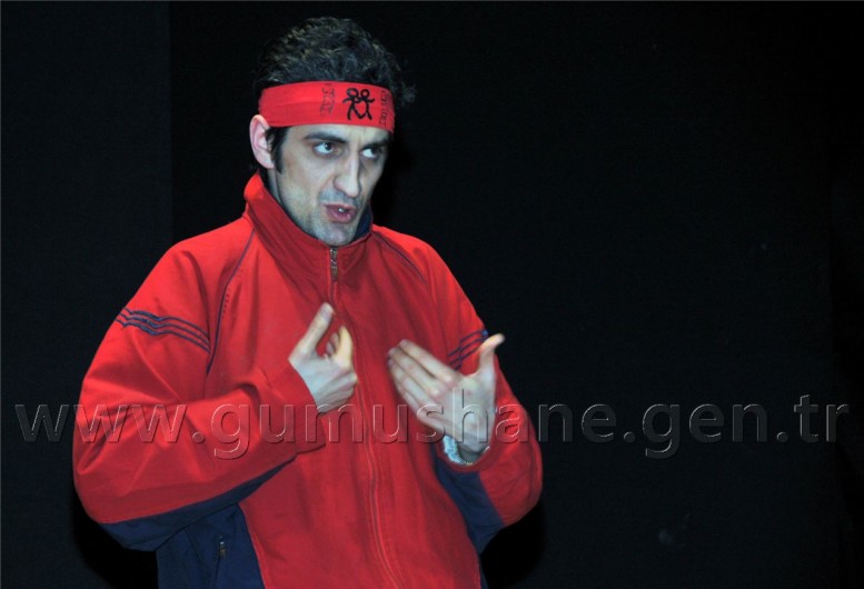 'Deliler' Gümüşhane'de Sahnelendi 21