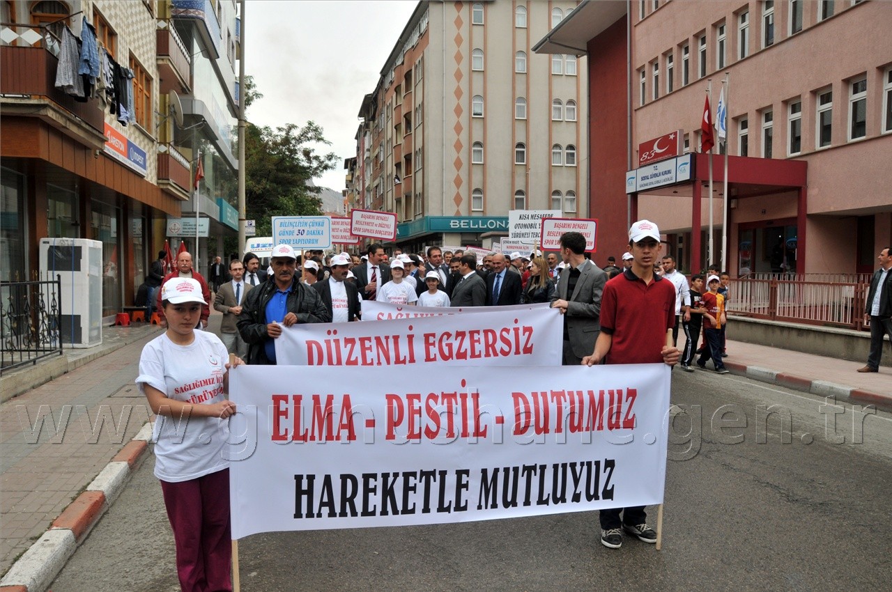 Gümüşhane'de Sağlıklı Yaşam Yürüyüşü Yapıldı 10