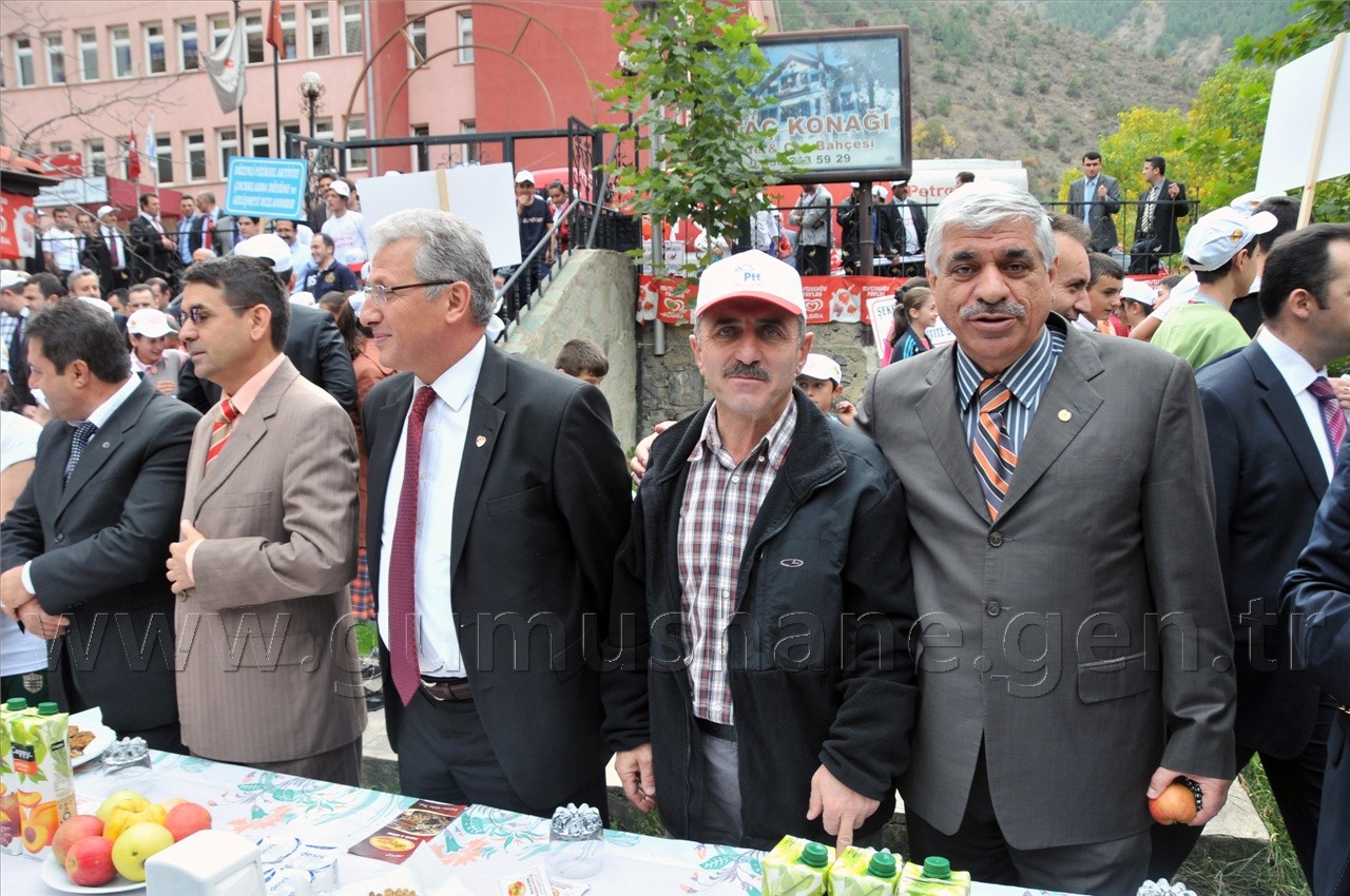 Gümüşhane'de Sağlıklı Yaşam Yürüyüşü Yapıldı 11