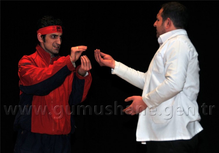 'Deliler' Gümüşhane'de Sahnelendi 23