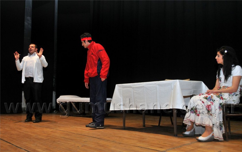 'Deliler' Gümüşhane'de Sahnelendi 25