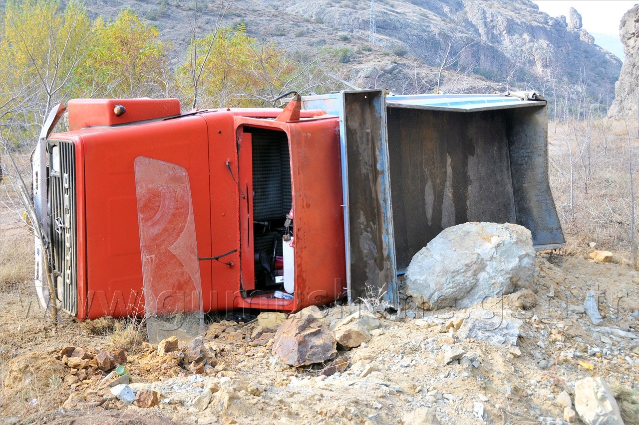 Gümüşhane'de Yağmur Kaza Getirdi: 1 Yaralı 2