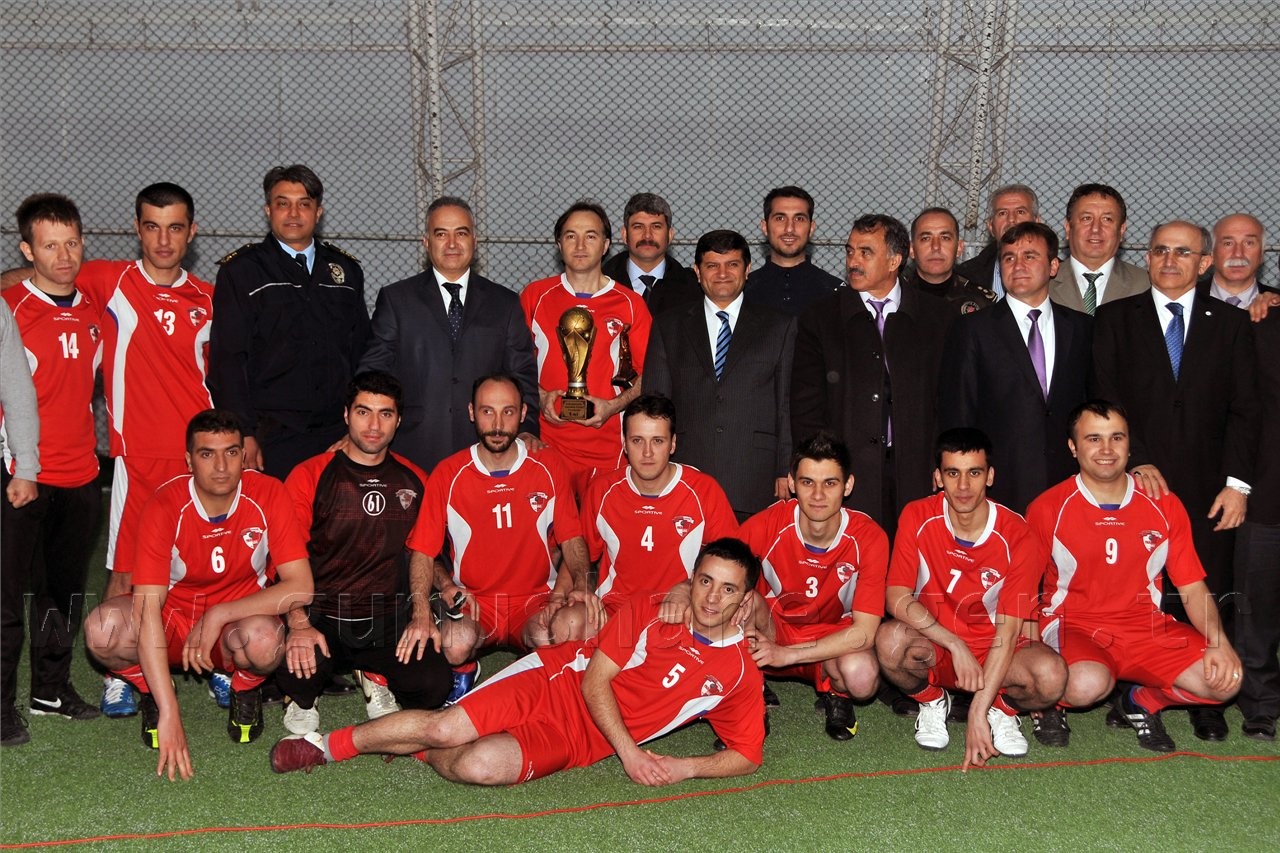 Kurumların Düellosu Sona Erdi: Şampiyon Emniyet 35