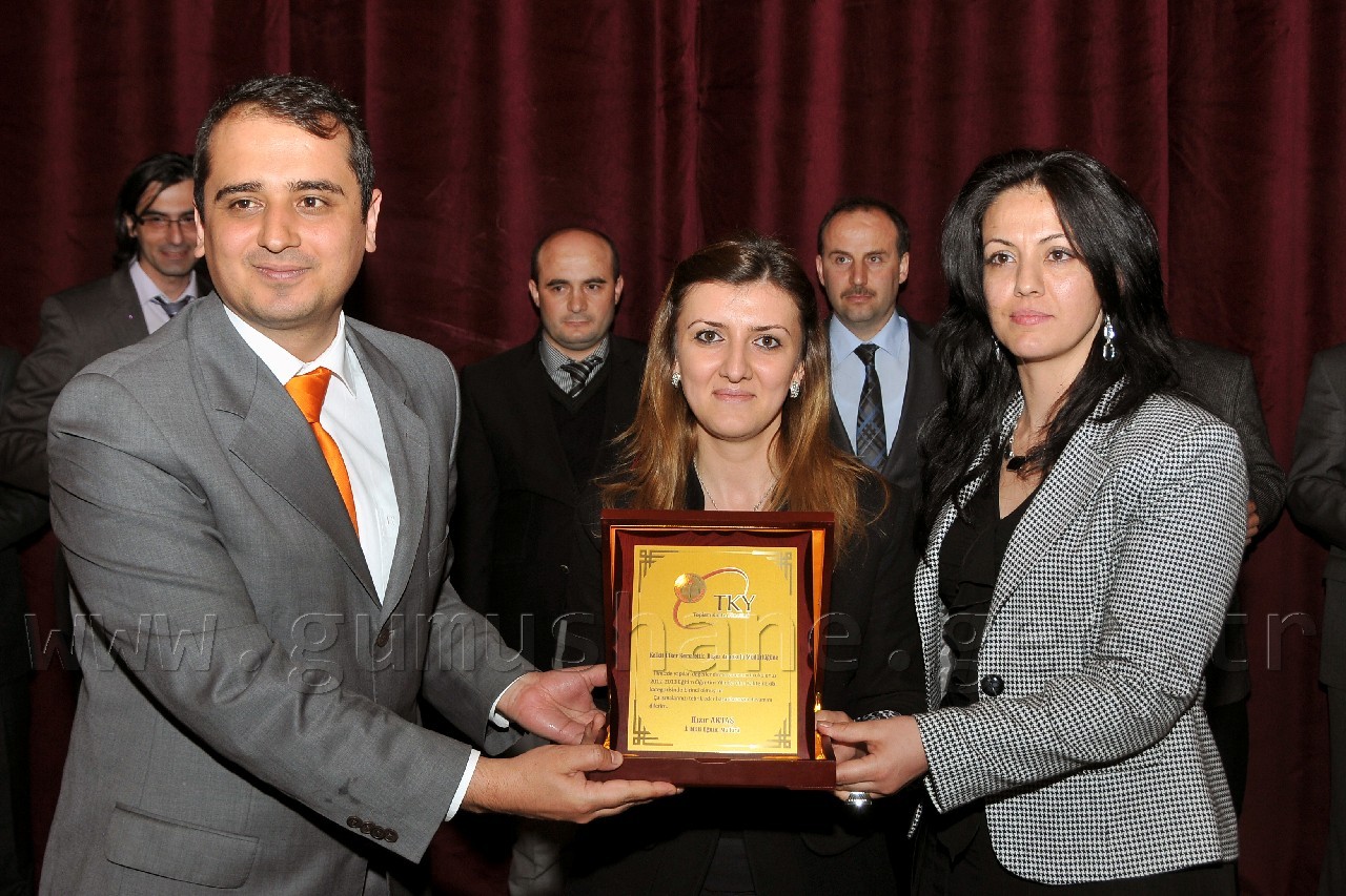 'Eğitim Birşeylerden Birşeydir Ama Herşey Değildir' 21