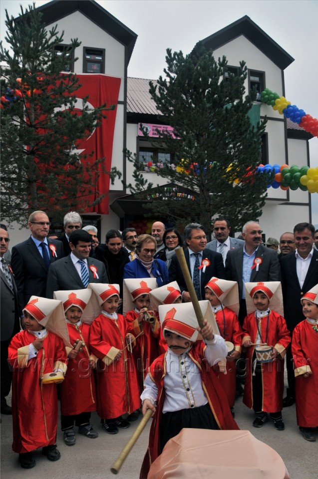 Kelkit'te Ülker ve Kemalettin Başar Anaokulu Hizmete Açıldı 18