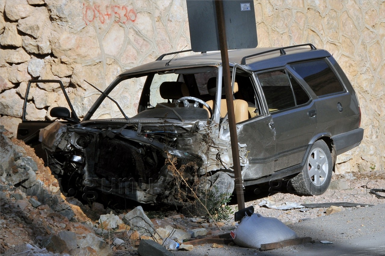 Gümüşhane'de Kaza: 3 Yaralı 5