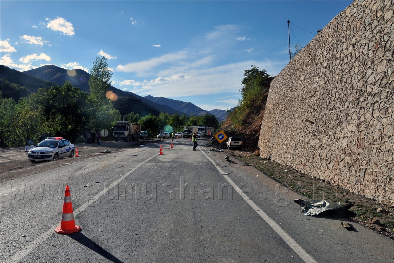 Gümüşhane'de Kaza: 3 Yaralı 6