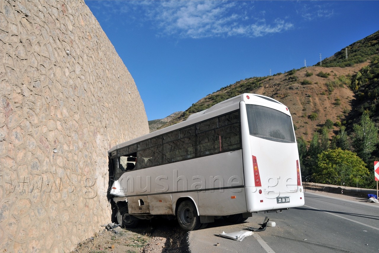 Gümüşhane'de Kaza: 3 Yaralı 7