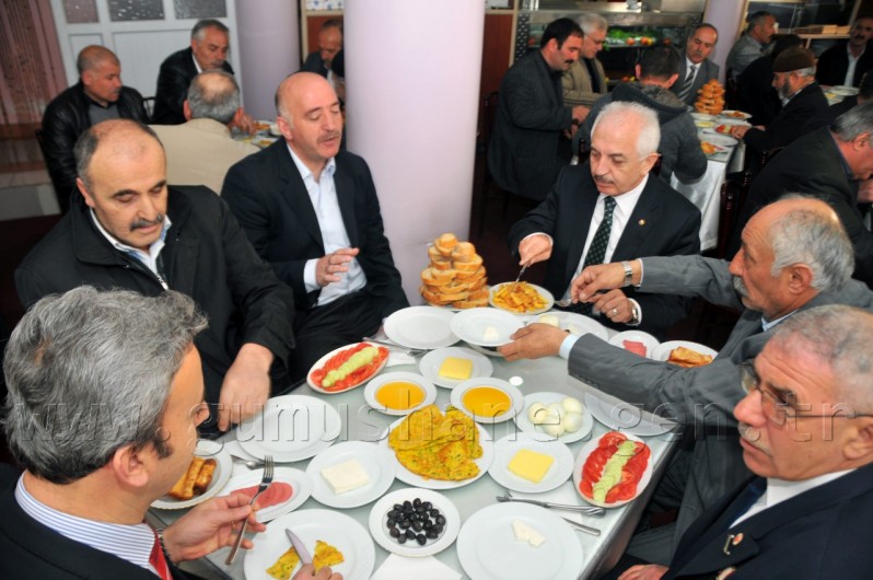 Gümüşhane Protokolü Muhtarlarla Toplandı 7