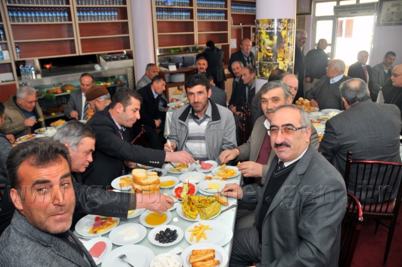 Gümüşhane Protokolü Muhtarlarla Toplandı 9