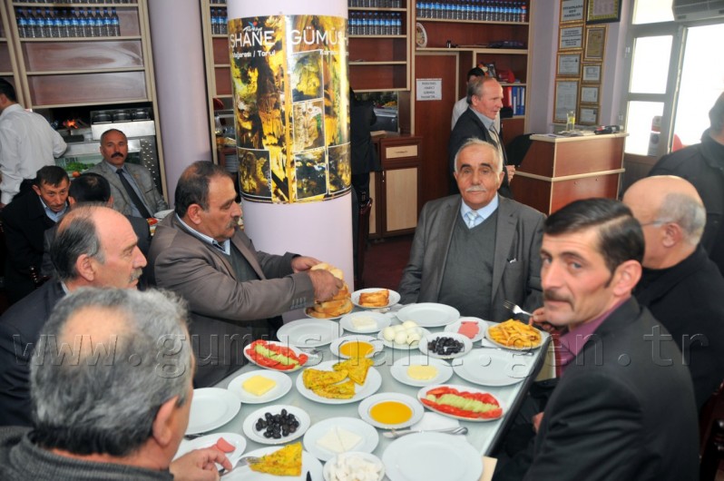 Gümüşhane Protokolü Muhtarlarla Toplandı 11