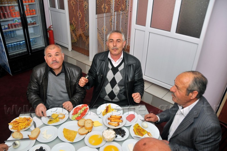 Gümüşhane Protokolü Muhtarlarla Toplandı 16