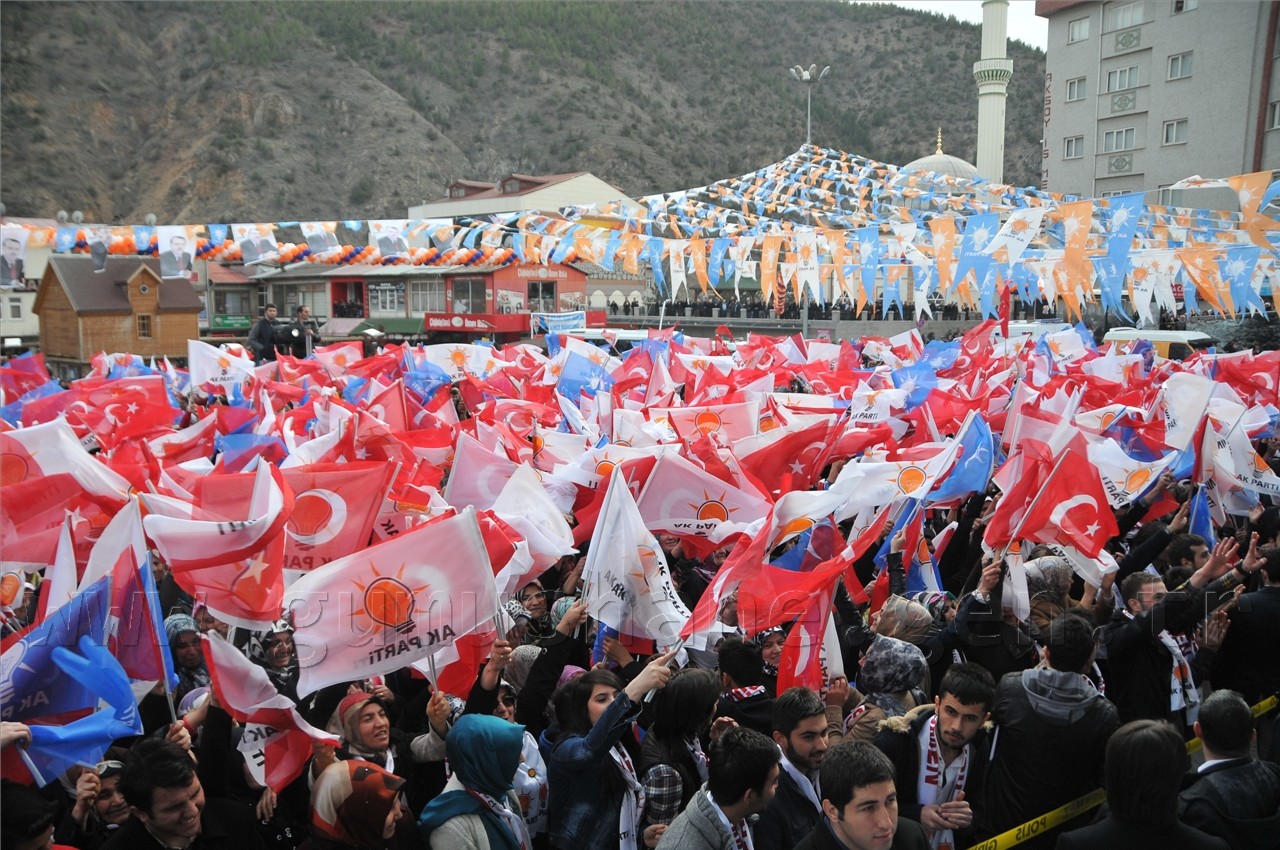 AK Parti Genel Başkan Yardımcısı Numan Kurtulmuş Gümüşhane'de 11
