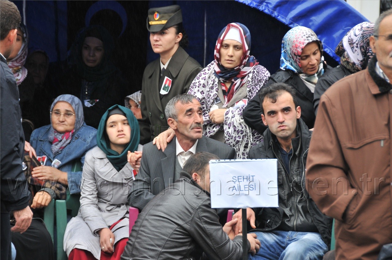 Şehidimizi Binler Uğurladı... 32