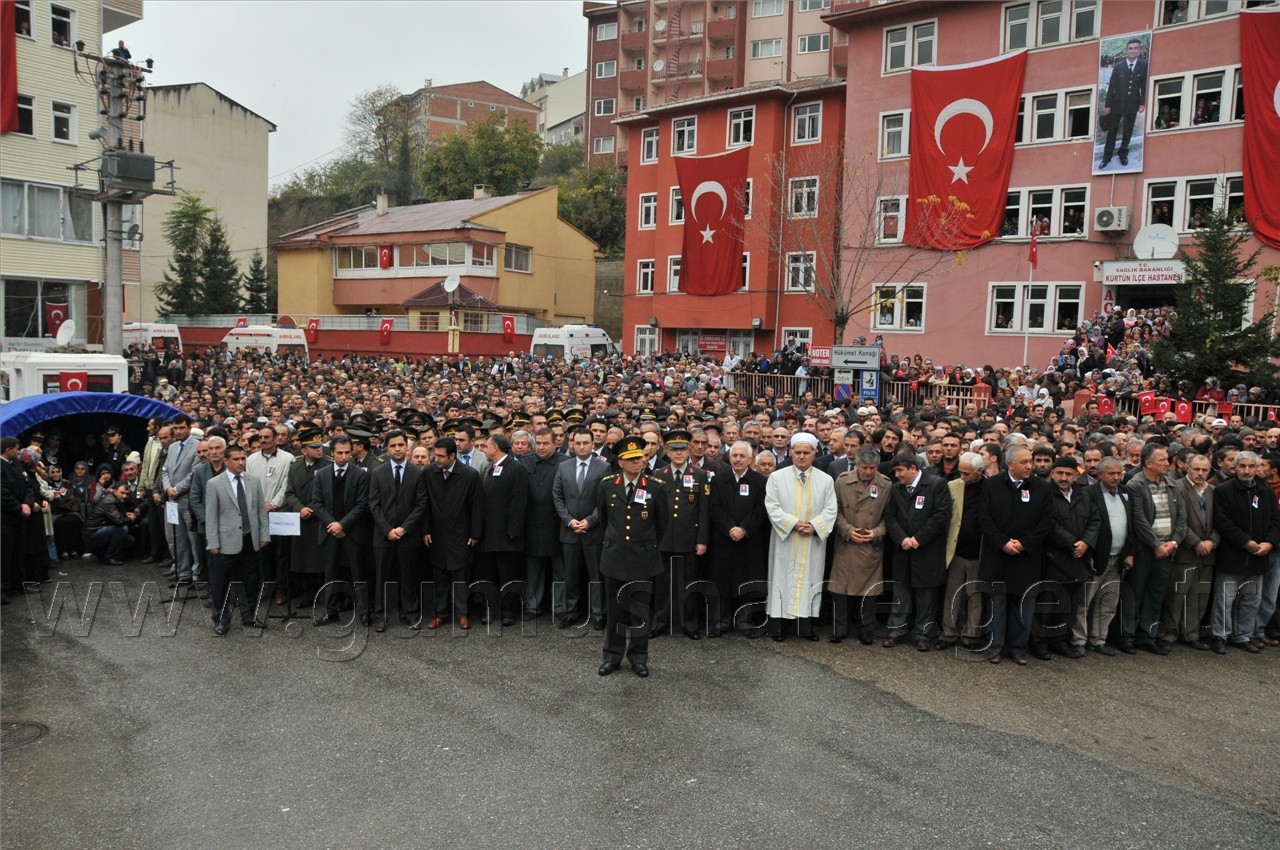 Şehidimizi Binler Uğurladı... 40