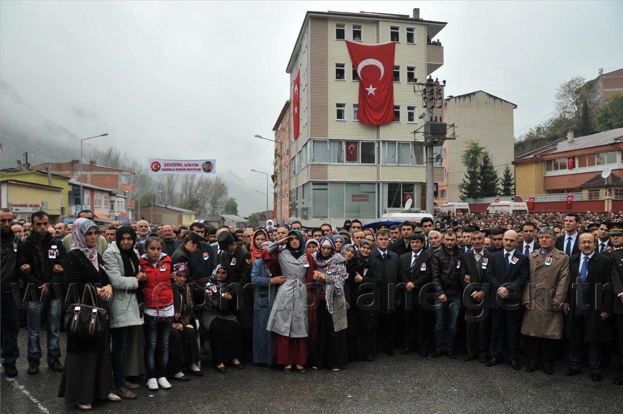 Şehidimizi Binler Uğurladı... 44